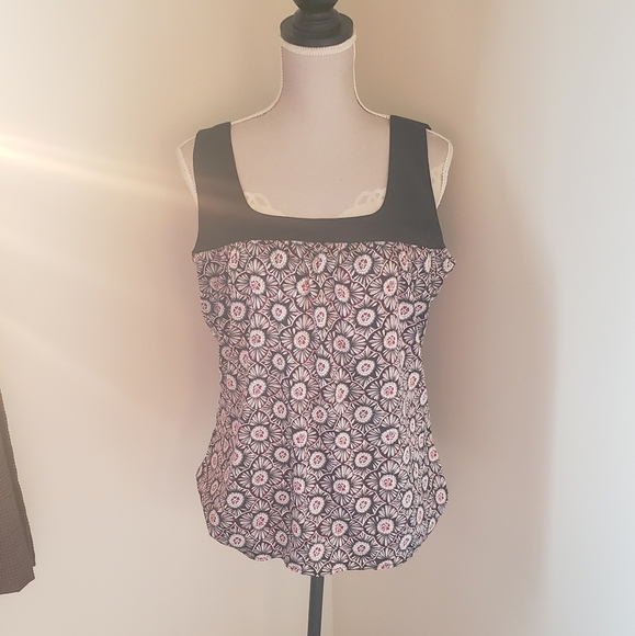 Silky Floral Reitmans Tank Top - Picture 2 of 9